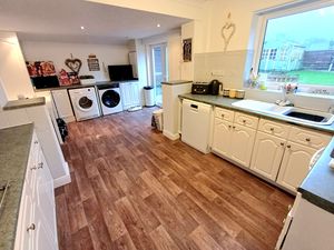 Photo 19- click for photo gallery